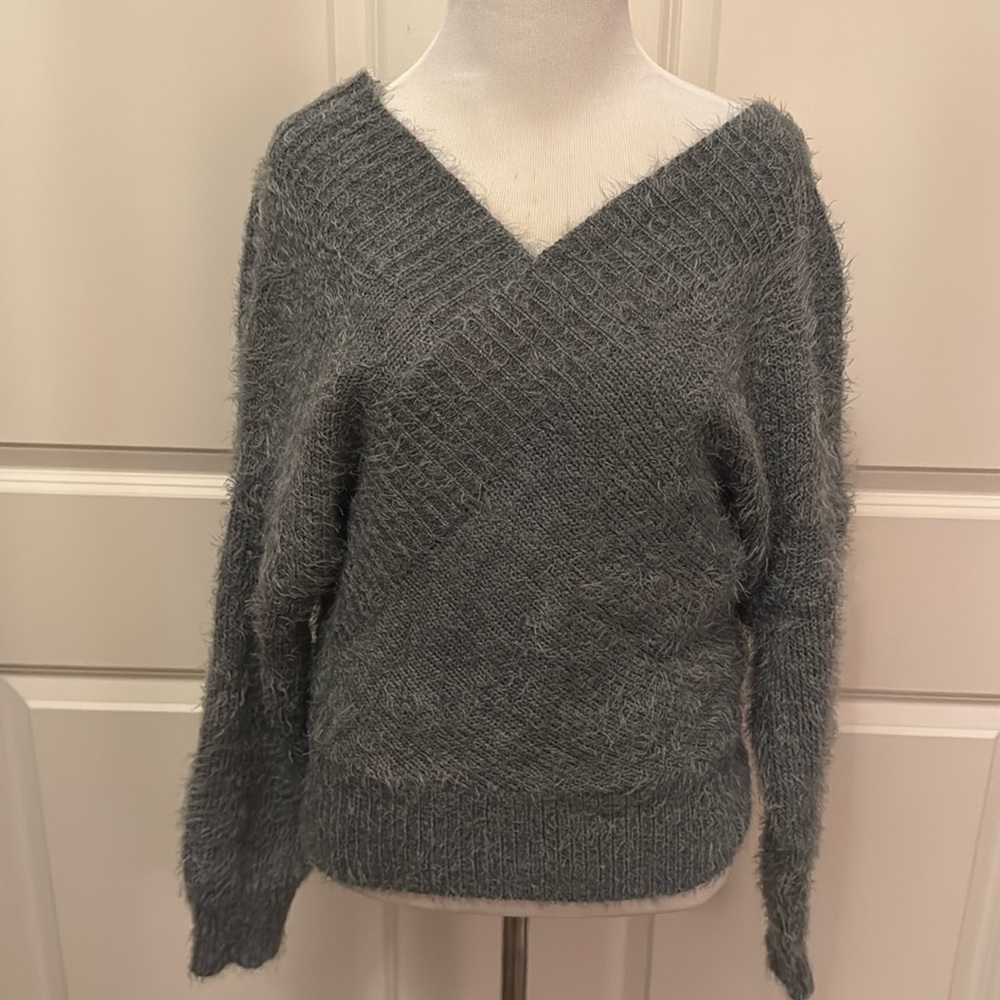 Fashion on Earth sweater, sz S